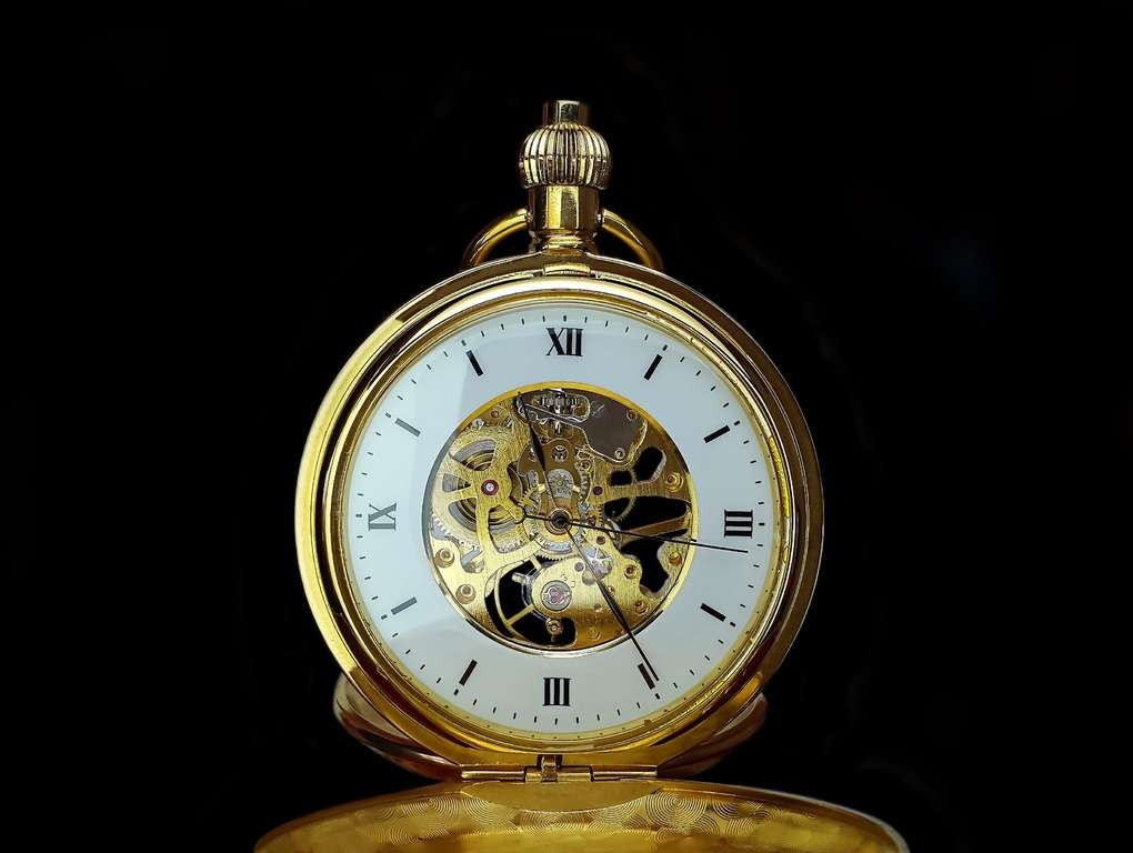 watch-hand-antique-retro-clock-time-1186866-pxhere.com (2)