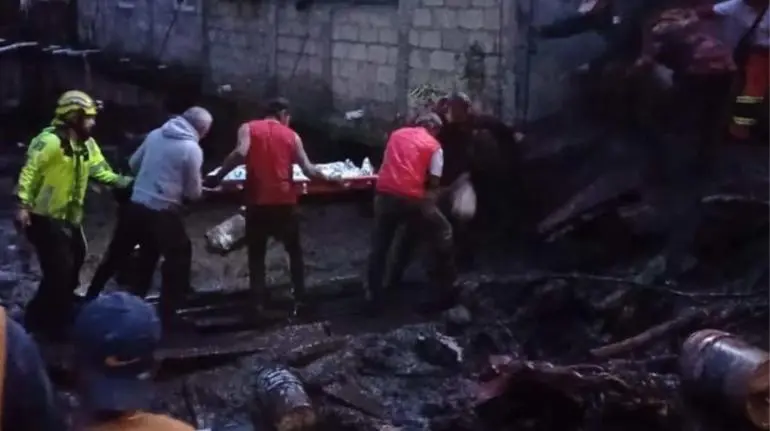 deslave_en_jilotzingo_deja_una_menor_fallecida_y_varios_desaparecidos