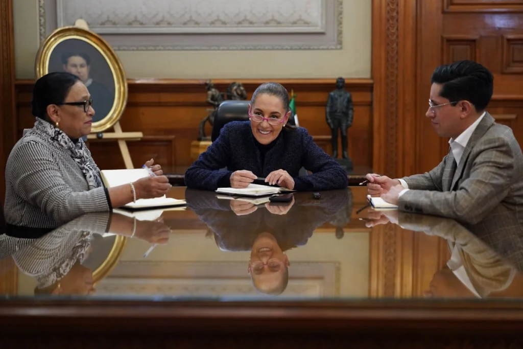 sheinbaum-habla-por-telefono-con-el-papa-y-lo-invita-a_1723