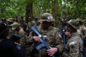 99b3bd3c5dbc4fd0aa0e915e76deb98e