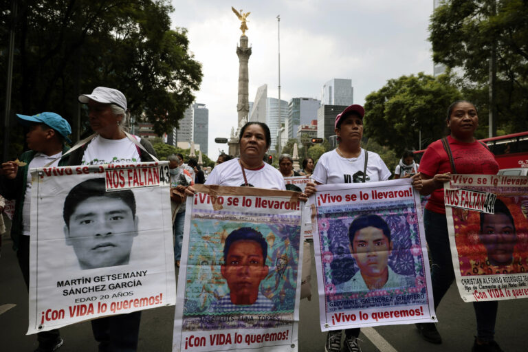 La ONU-DH pide al Gobierno de México "entregar toda la información" sobre Ayotzinapa