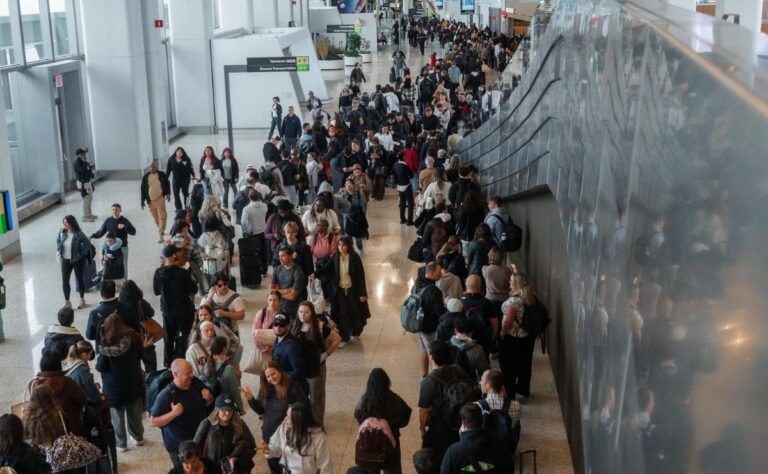 c6b13252e8054c158fa210a3100061f4