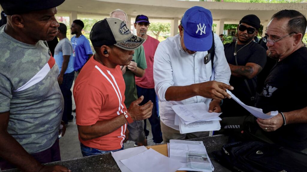 636705b264d04b3fab213c3f23be0d58