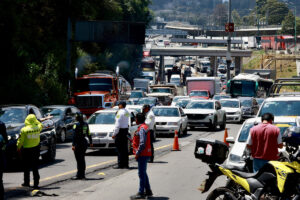 Bloqueos agravan riesgos para operadores y mercancías, advierten transportistas mexicanos