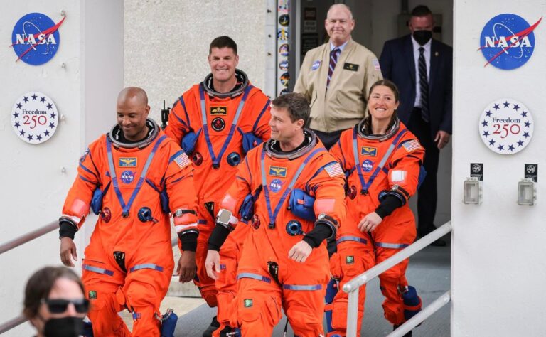 e5e40f4d5b3e406c893b9bdf4f95d0dc