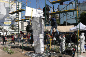 Instalan antimonumento en memoria de periodistas asesinados en México de cara al Mundial