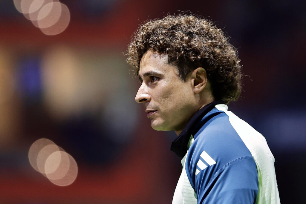 Aguirre elige a 'Memo' Ochoa como titular para la portería de México en la Copa Oro